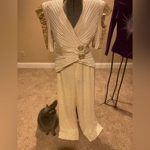 1980’s cream and gold pleated top size M/l